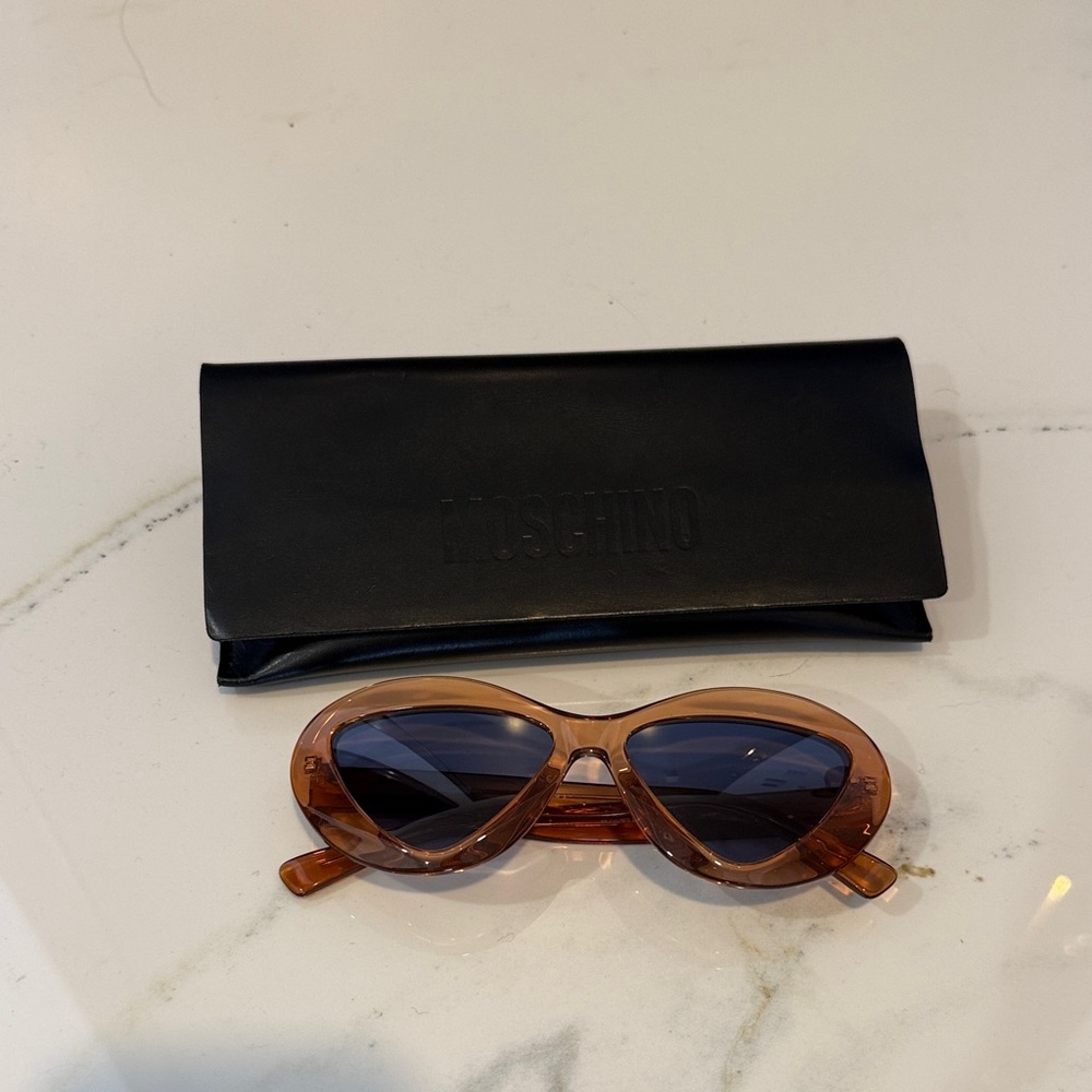 Moschino Amber Rounded Sunglasses with Ebony Case